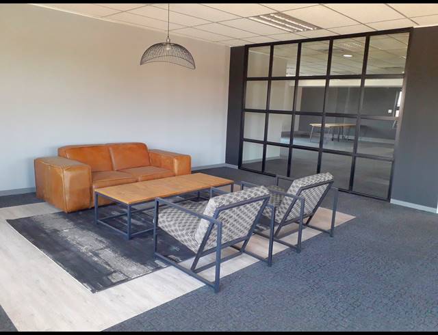 2,562M² OFFICE TO LET IN IRENE